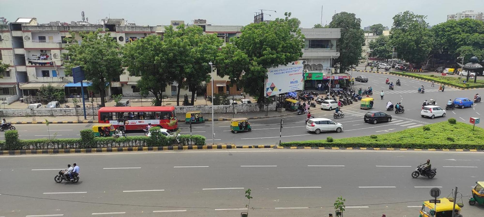 Hotel Earth Inn, Subhash Bridge, Rto Circle, Ahmedabad Exterior foto