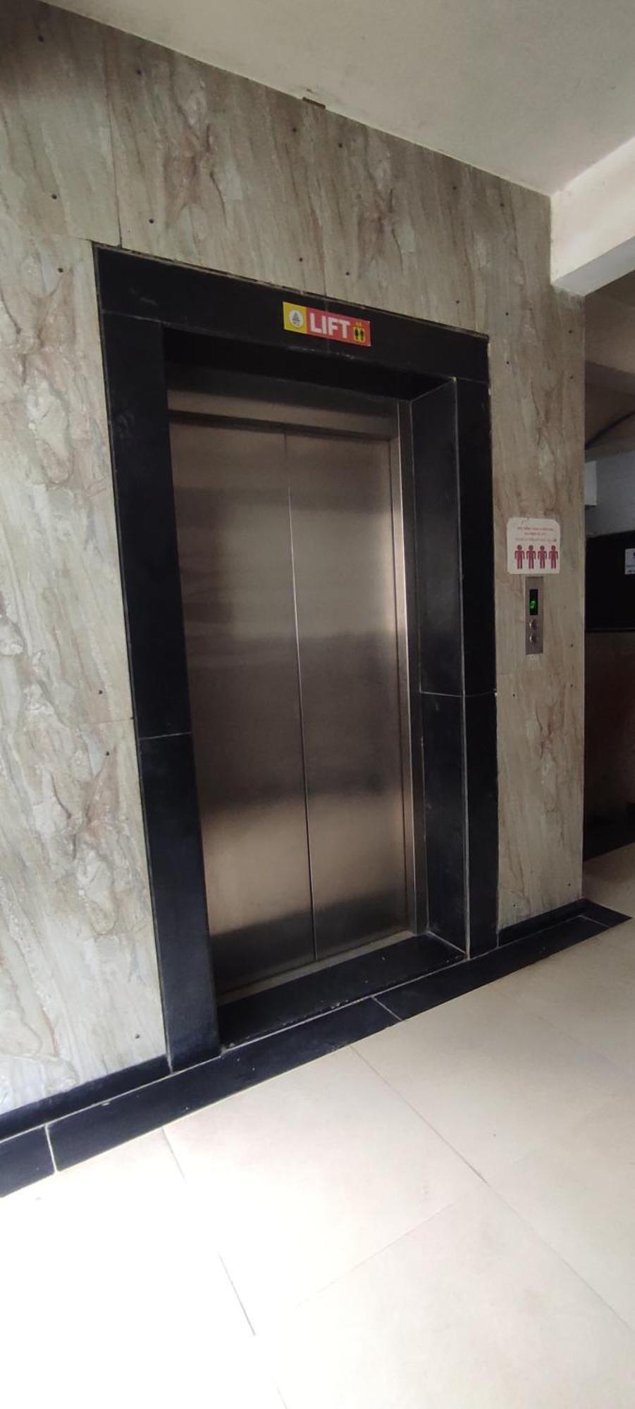 Hotel Earth Inn, Subhash Bridge, Rto Circle, Ahmedabad Exterior foto