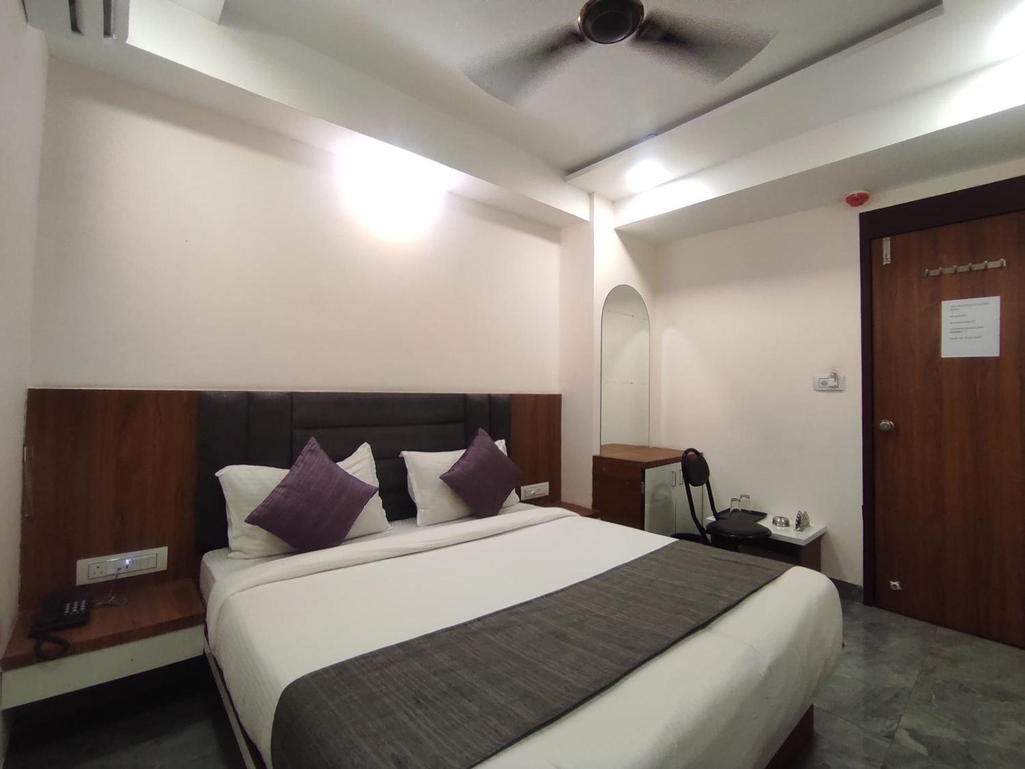 Hotel Earth Inn, Subhash Bridge, Rto Circle, Ahmedabad Exterior foto