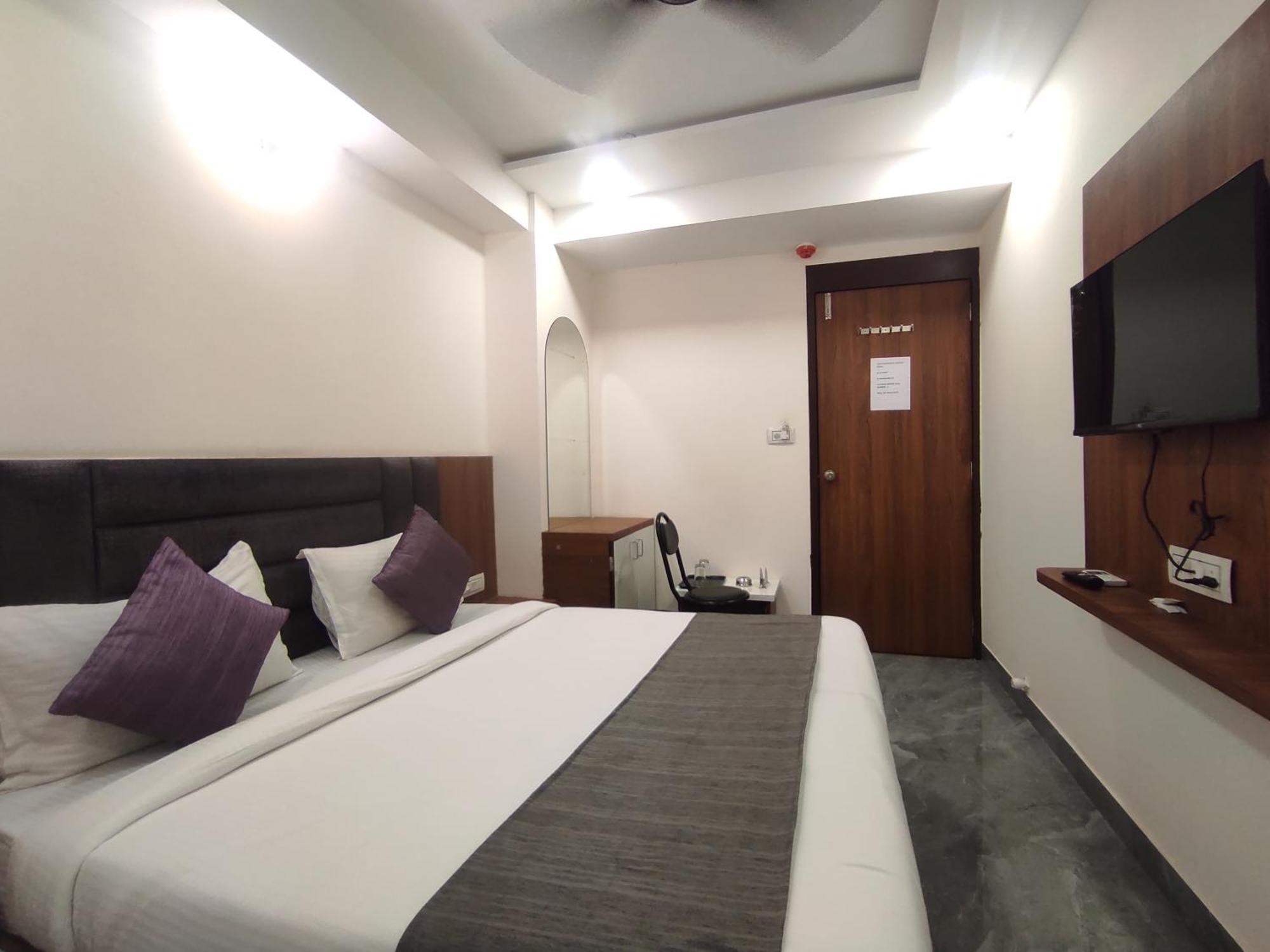 Hotel Earth Inn, Subhash Bridge, Rto Circle, Ahmedabad Exterior foto