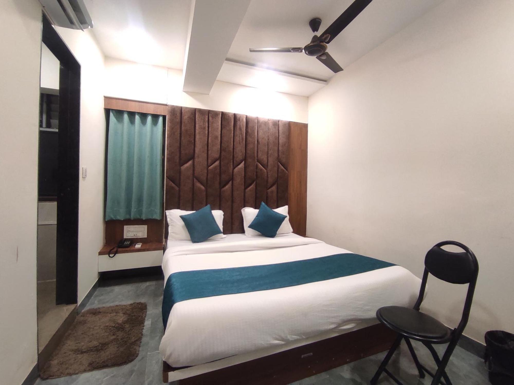 Hotel Earth Inn, Subhash Bridge, Rto Circle, Ahmedabad Exterior foto